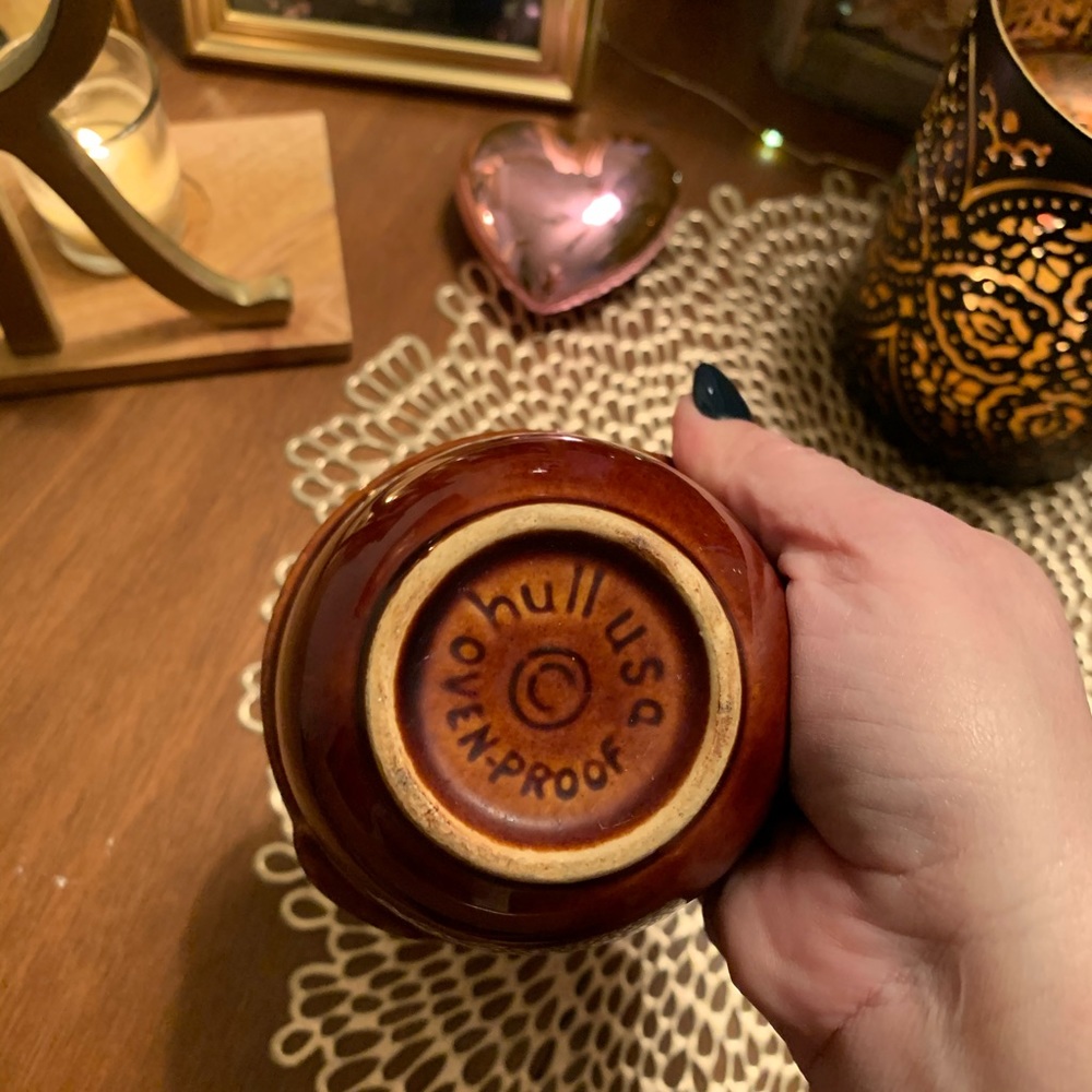 Small Hull pottery bowl